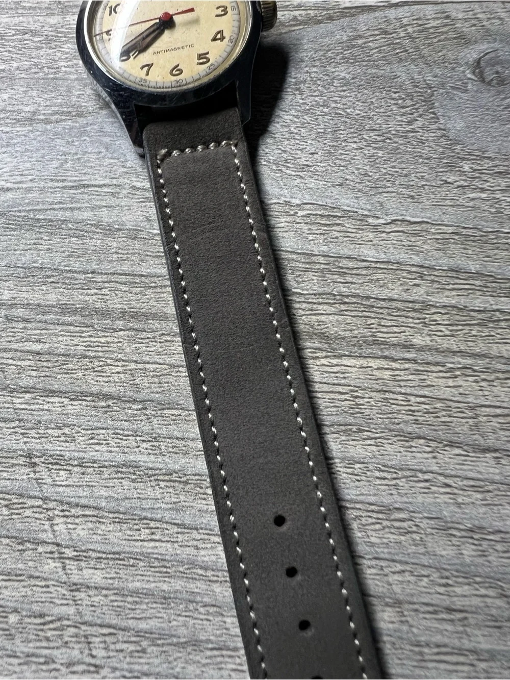 Milos Vintage mechanical watch leather band